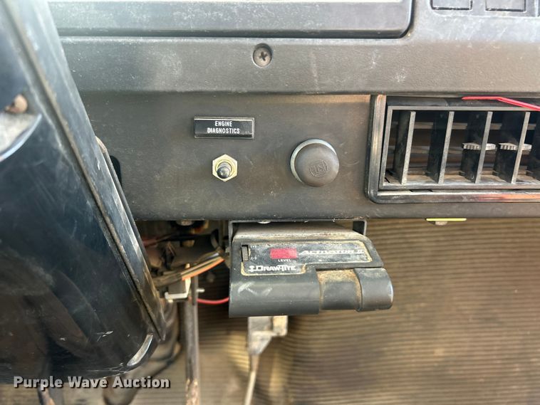 image for item FC5231 1999 International 4700 bucket truck