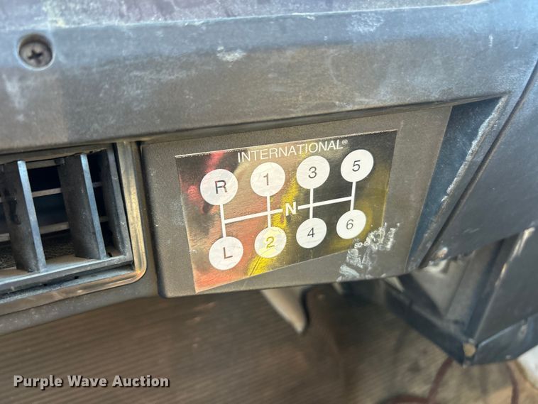 image for item FC5231 1999 International 4700 bucket truck