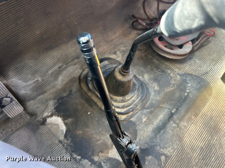 image for item FC5231 1999 International 4700 bucket truck