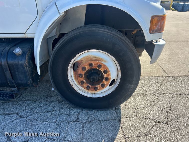 image for item FC5231 1999 International 4700 bucket truck