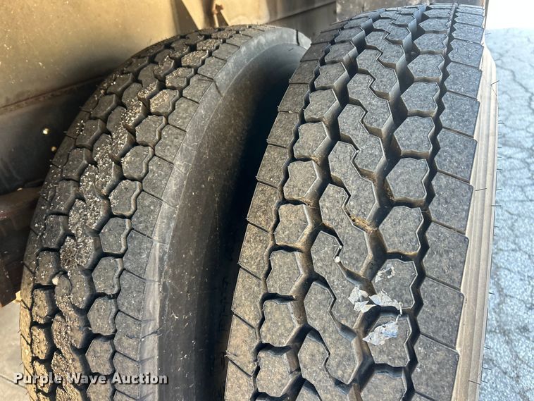 image for item FC5231 1999 International 4700 bucket truck