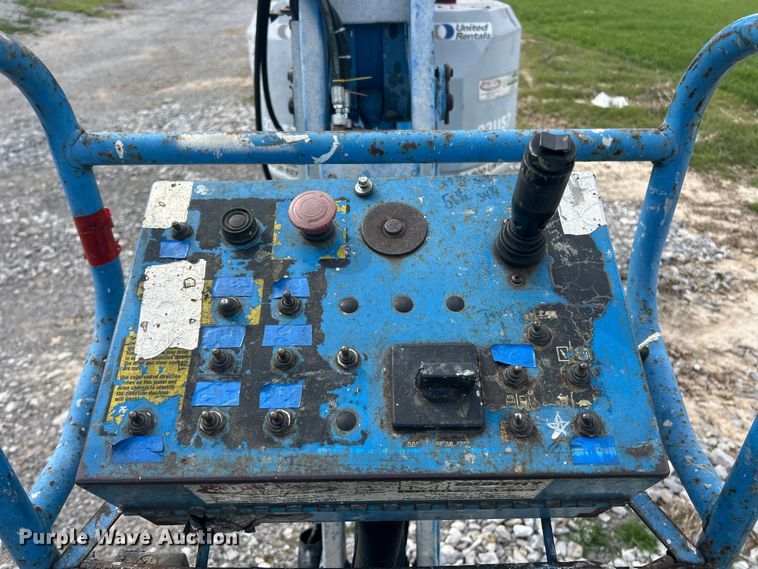 image for item FC5277 2000 Genie Z-34/22 boom lift