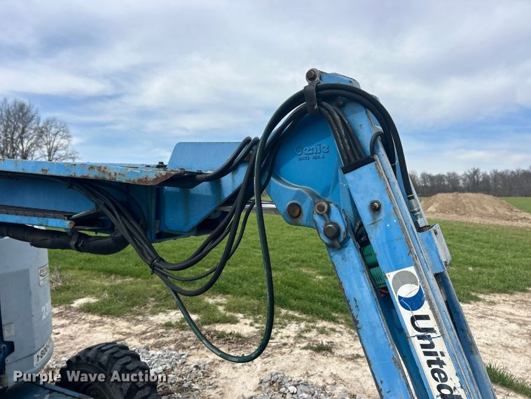 image for item FC5277 2000 Genie Z-34/22 boom lift