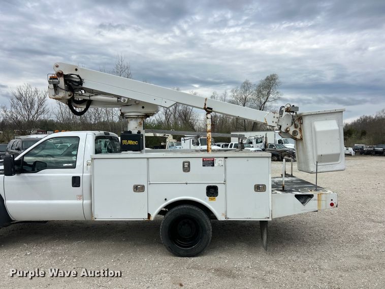 image for item FC5293 2015 Ford F450 XL Super Duty bucket truck