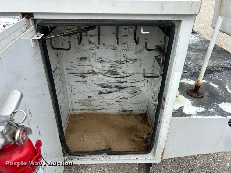 image for item FC5293 2015 Ford F450 XL Super Duty bucket truck