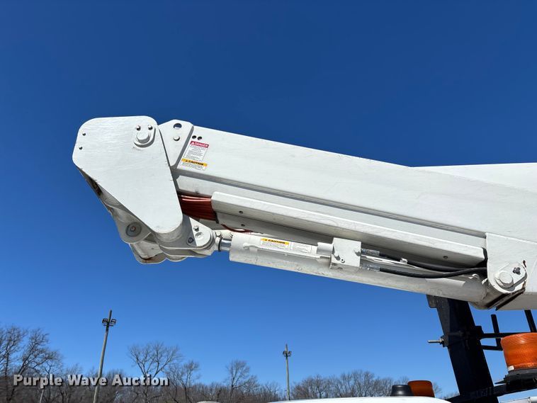 image for item FG0165 2014 RAM 5500 bucket truck