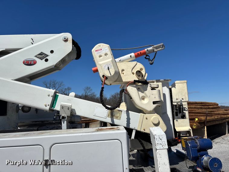 image for item FG0165 2014 RAM 5500 bucket truck