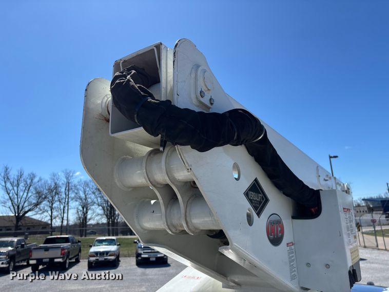 image for item FG0165 2014 RAM 5500 bucket truck