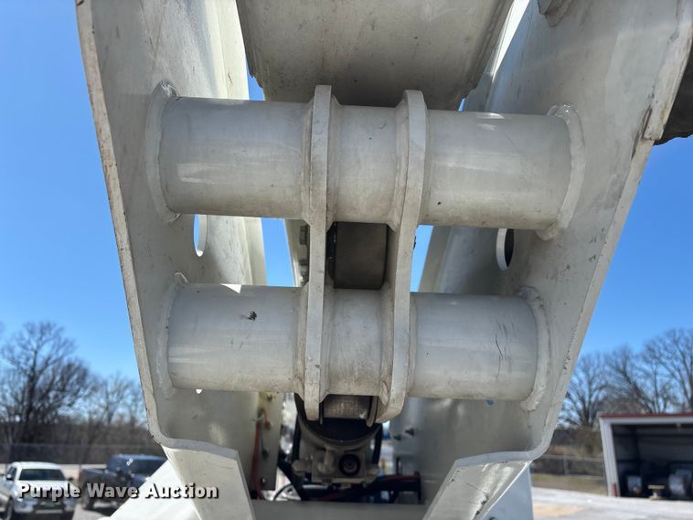 image for item FG0165 2014 RAM 5500 bucket truck