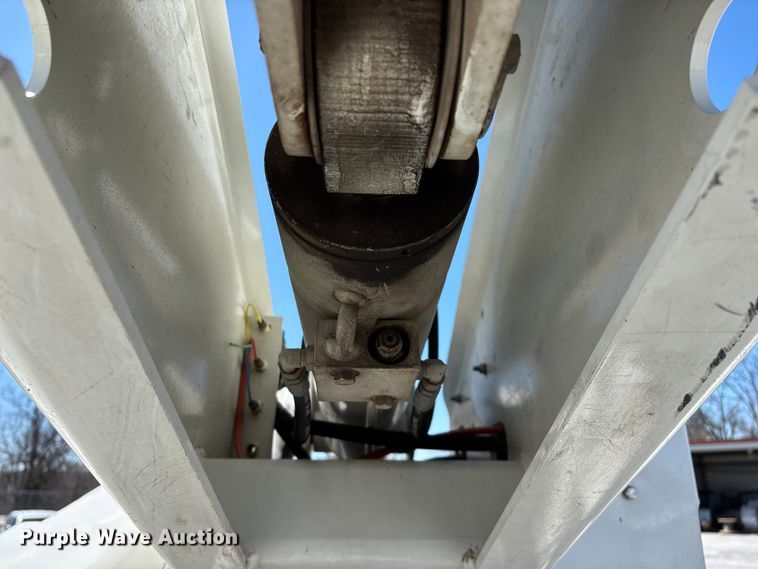 image for item FG0165 2014 RAM 5500 bucket truck