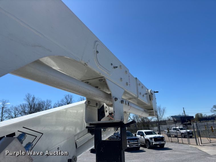 image for item FG0165 2014 RAM 5500 bucket truck