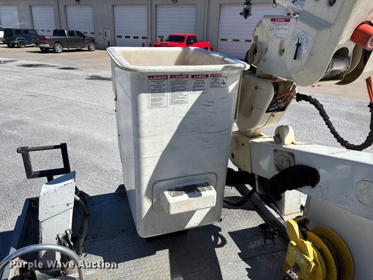 image for item FG0165 2014 RAM 5500 bucket truck