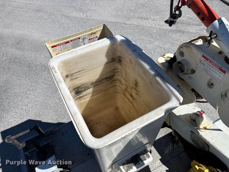 image for item FG0165 2014 RAM 5500 bucket truck