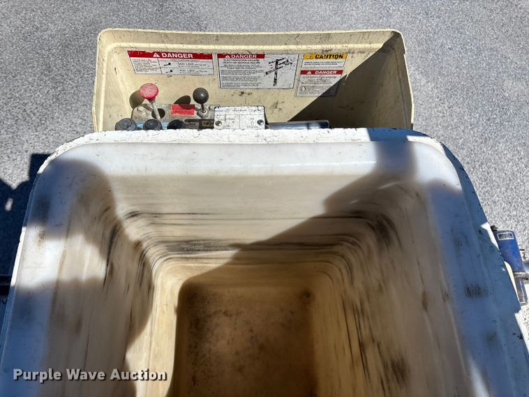 image for item FG0165 2014 RAM 5500 bucket truck