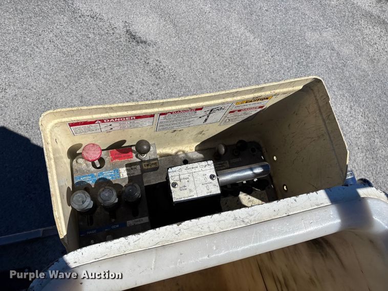 image for item FG0165 2014 RAM 5500 bucket truck