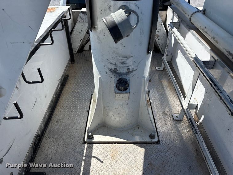 image for item FG0165 2014 RAM 5500 bucket truck