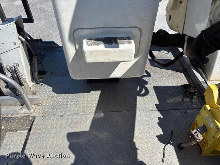 image for item FG0165 2014 RAM 5500 bucket truck