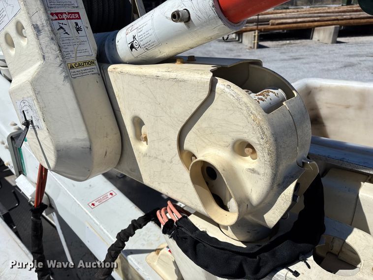 image for item FG0165 2014 RAM 5500 bucket truck