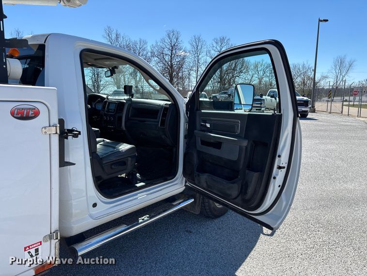 image for item FG0165 2014 RAM 5500 bucket truck