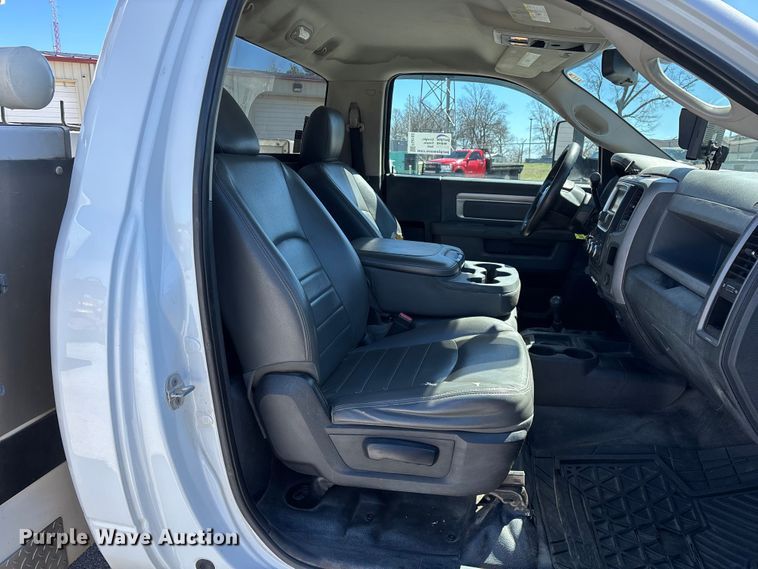 image for item FG0165 2014 RAM 5500 bucket truck