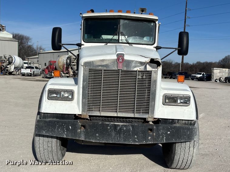 image for item FG0168 2004 Kenworth W900 ready mix truck