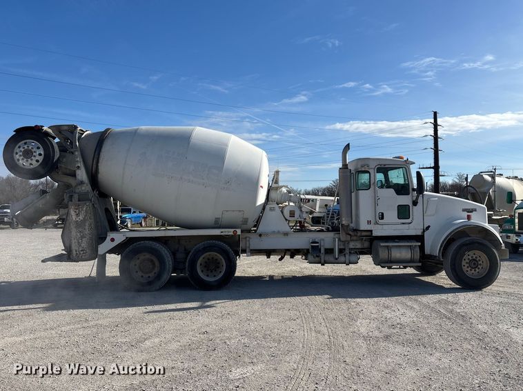 image for item FG0168 2004 Kenworth W900 ready mix truck