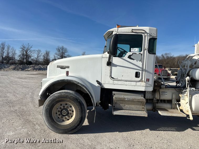 image for item FG0168 2004 Kenworth W900 ready mix truck