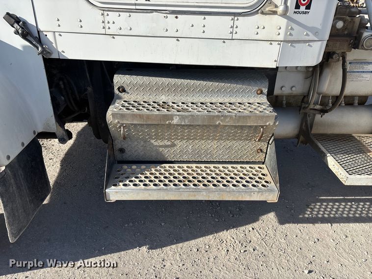 image for item FG0168 2004 Kenworth W900 ready mix truck