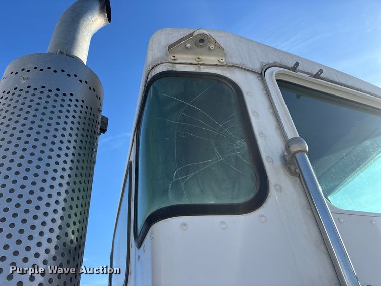 image for item FG0168 2004 Kenworth W900 ready mix truck