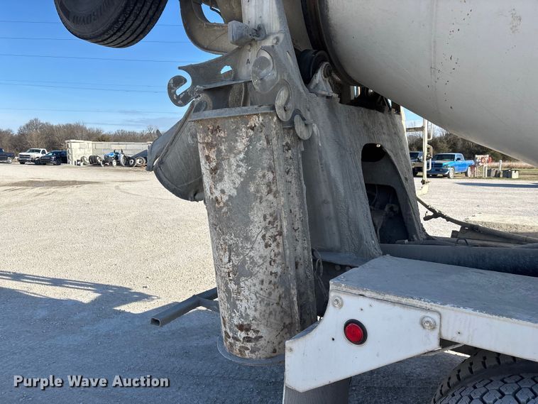 image for item FG0168 2004 Kenworth W900 ready mix truck