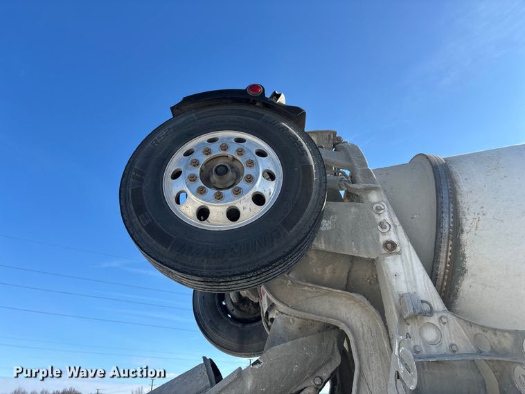 image for item FG0168 2004 Kenworth W900 ready mix truck