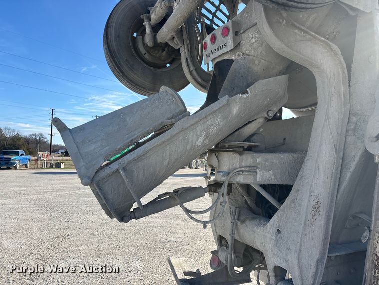 image for item FG0168 2004 Kenworth W900 ready mix truck