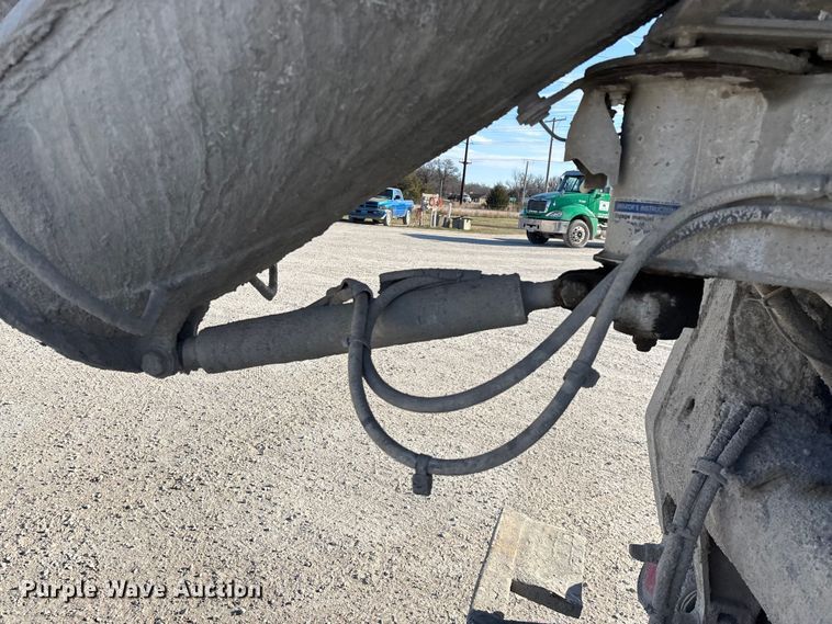 image for item FG0168 2004 Kenworth W900 ready mix truck