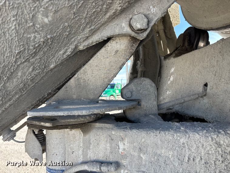 image for item FG0168 2004 Kenworth W900 ready mix truck