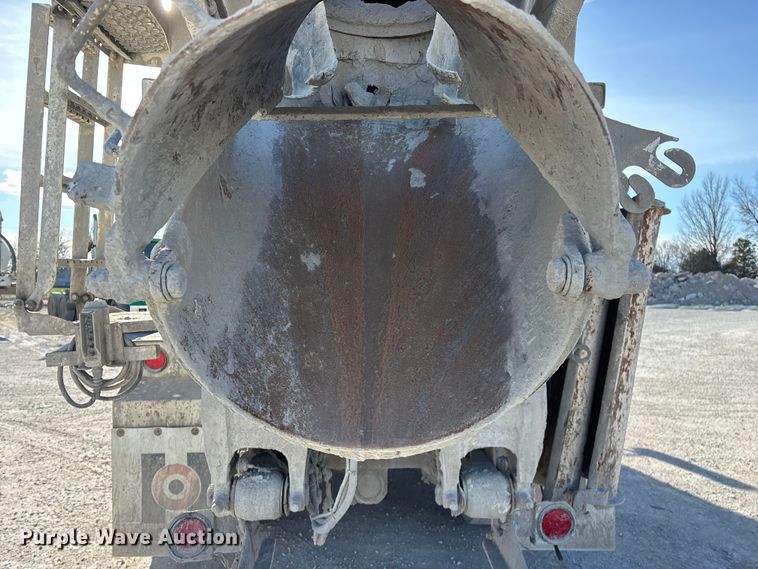 image for item FG0168 2004 Kenworth W900 ready mix truck