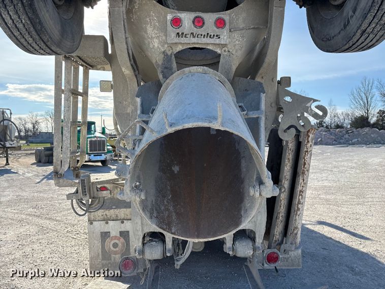 image for item FG0168 2004 Kenworth W900 ready mix truck