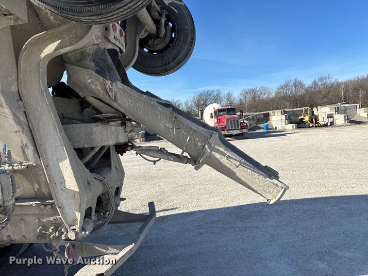 image for item FG0168 2004 Kenworth W900 ready mix truck