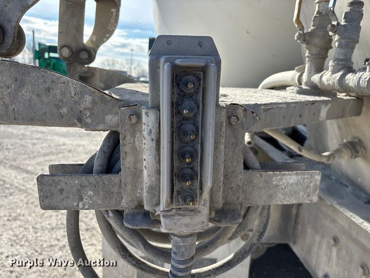 image for item FG0168 2004 Kenworth W900 ready mix truck