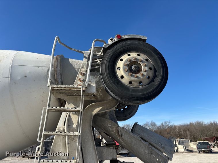 image for item FG0168 2004 Kenworth W900 ready mix truck