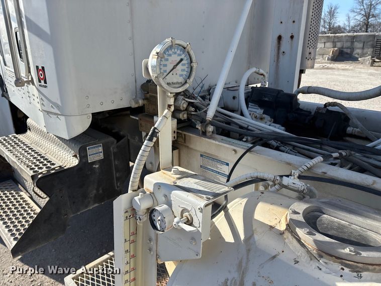 image for item FG0168 2004 Kenworth W900 ready mix truck