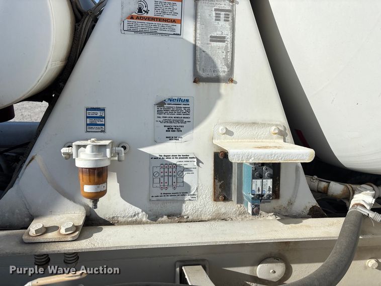 image for item FG0168 2004 Kenworth W900 ready mix truck