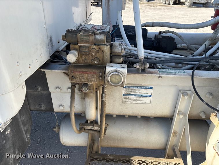 image for item FG0168 2004 Kenworth W900 ready mix truck