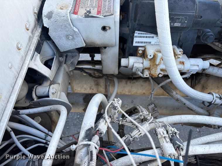 image for item FG0168 2004 Kenworth W900 ready mix truck