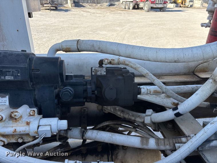 image for item FG0168 2004 Kenworth W900 ready mix truck