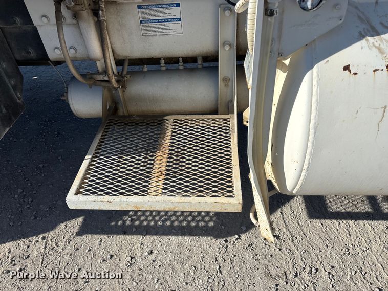 image for item FG0168 2004 Kenworth W900 ready mix truck