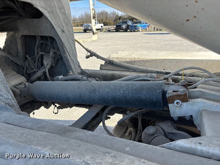 image for item FG0168 2004 Kenworth W900 ready mix truck