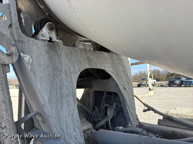 image for item FG0168 2004 Kenworth W900 ready mix truck