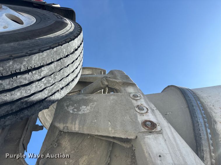 image for item FG0168 2004 Kenworth W900 ready mix truck