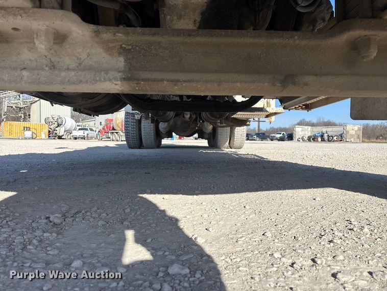 image for item FG0168 2004 Kenworth W900 ready mix truck