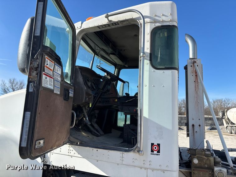 image for item FG0168 2004 Kenworth W900 ready mix truck